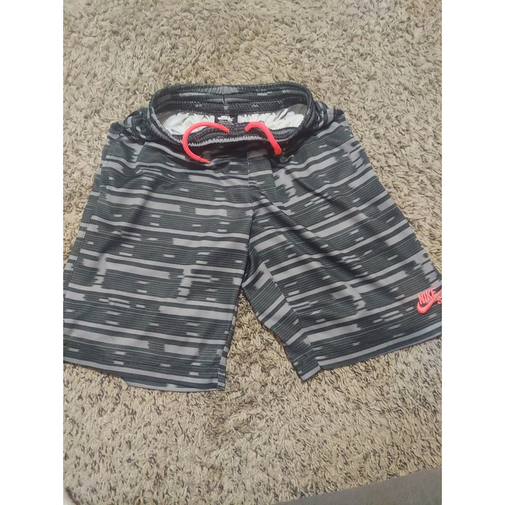 Nike Skateboarding‎ shorts